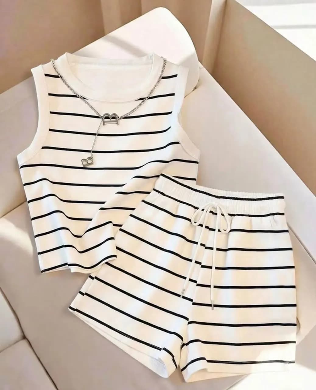 conjunto short dos piezas blanco/ negro T-L